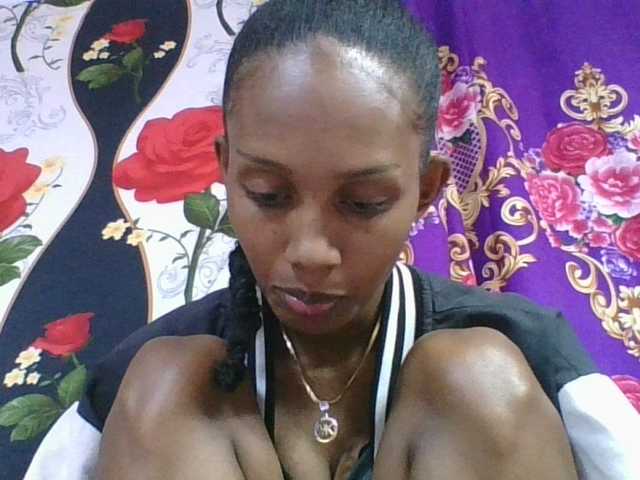 ninie1a live cam on BongaCams