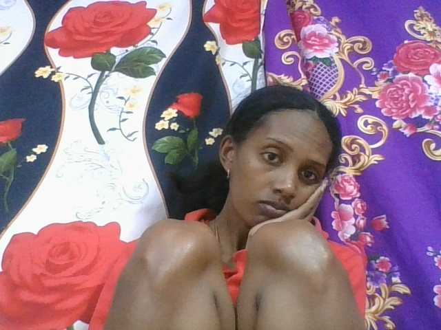 ninie1a live cam on BongaCams