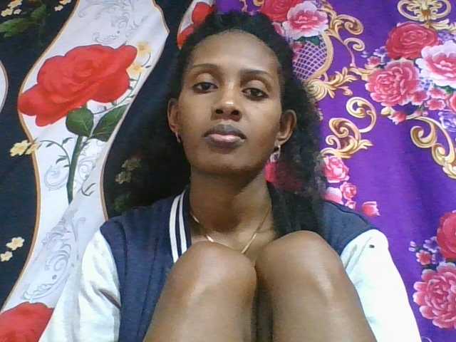 ninie1a live cam on BongaCams
