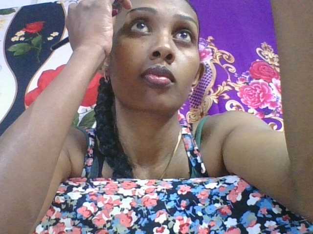 ninie1a live cam on BongaCams