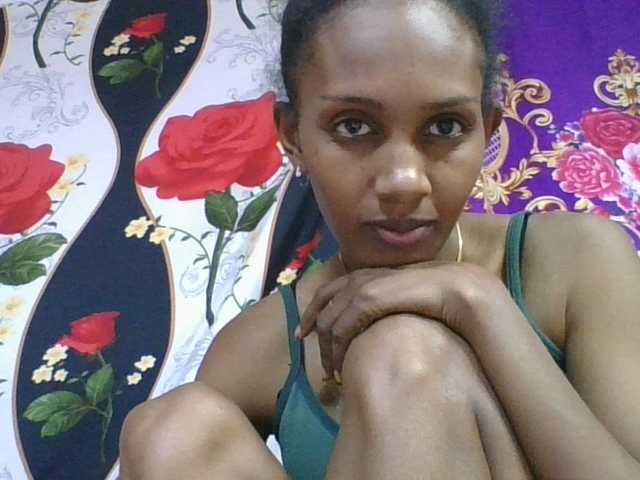 ninie1a live cam on BongaCams