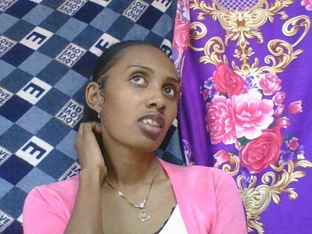 ninie1a live cam on BongaCams