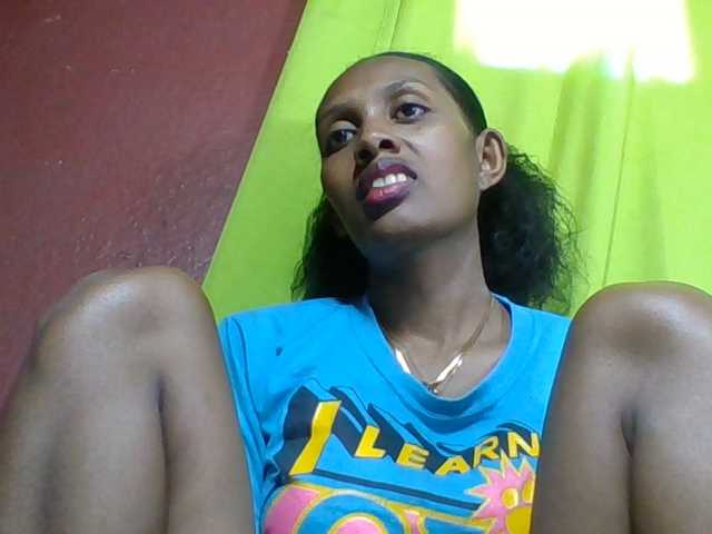 ninie1a, live now on BongaCams