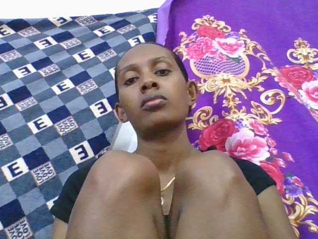 ninie1a live cam on BongaCams