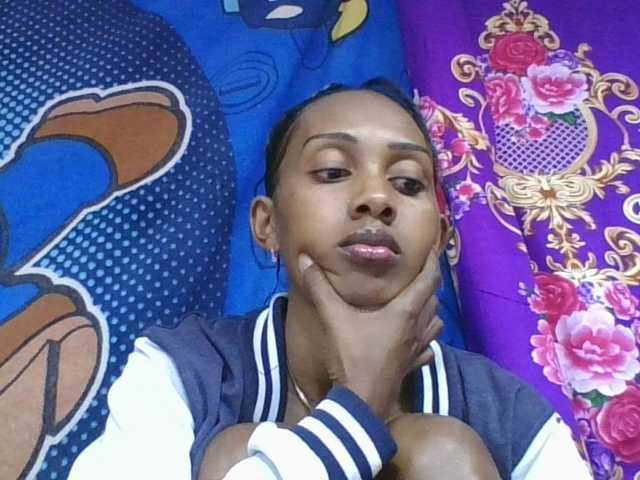 ninie1a live cam on BongaCams