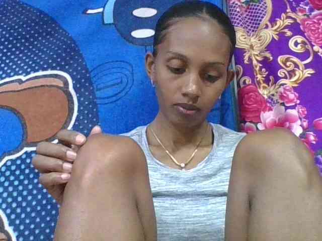 ninie1a Live Webcam on BongaCams