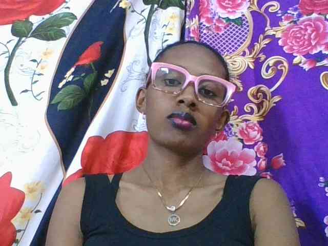 Ninie1a's cam show statistics and live stream