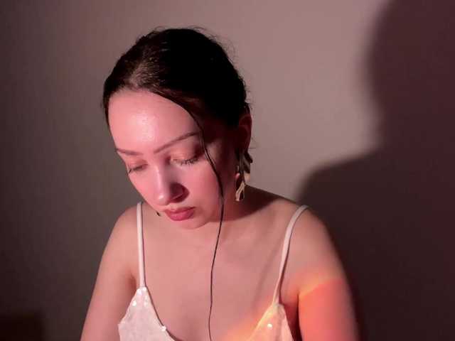 MeowAlika live cam on BongaCams