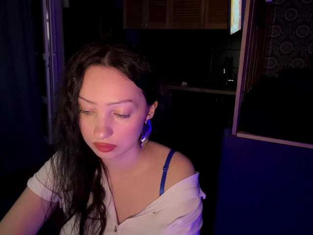 MeowAlika live cam on BongaCams