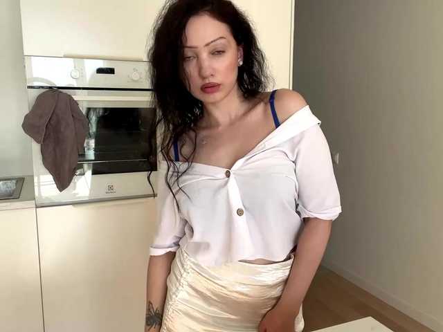 MeowAlika live cam on BongaCams