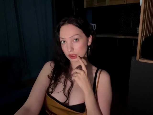 MeowAlika live cam on BongaCams