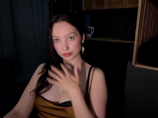 MeowAlika live cam on BongaCams