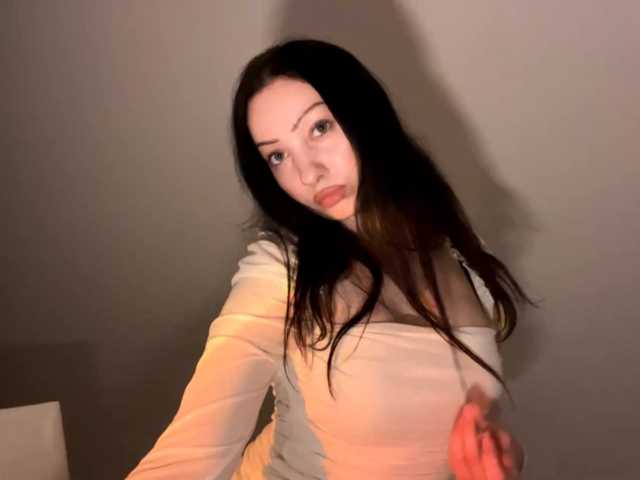 MeowAlika live cam on BongaCams
