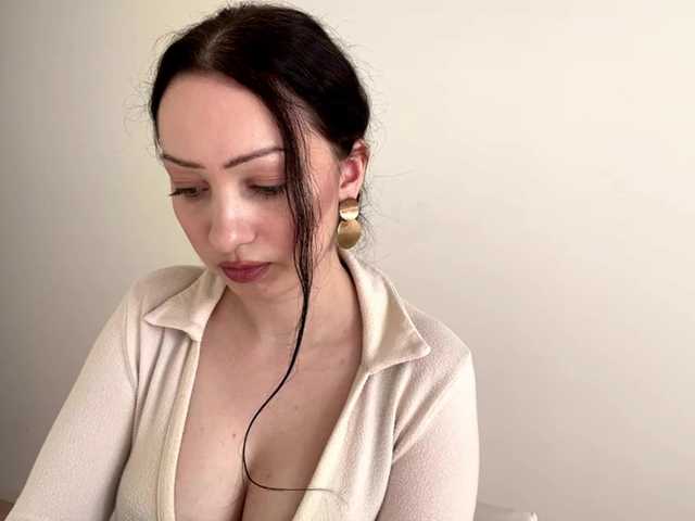 MeowAlika live cam on BongaCams