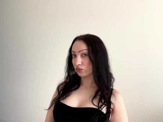 MeowAlika live cam on BongaCams