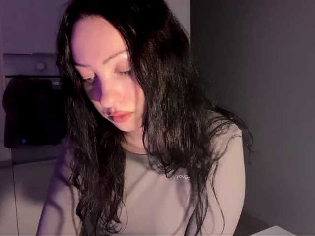 MeowAlika live cam on BongaCams