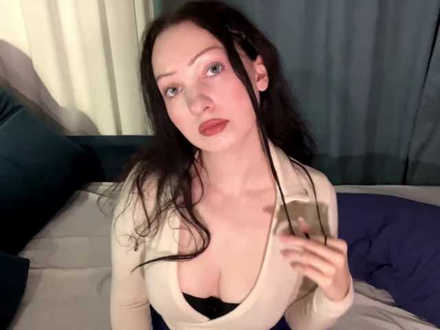 MeowAlika live cam on BongaCams