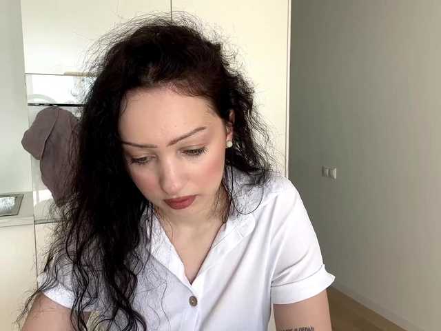 MeowAlika live cam on BongaCams