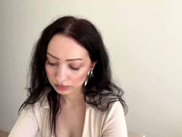 MeowAlika live cam on BongaCams
