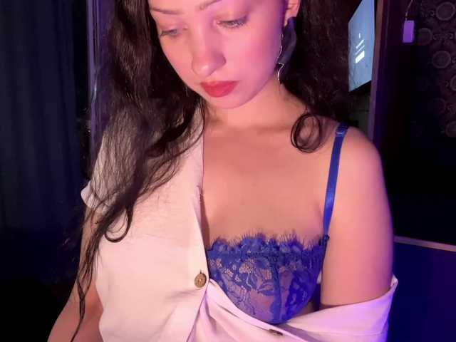 MeowAlika live cam on BongaCams