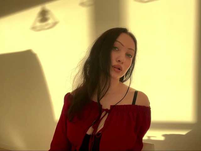 MeowAlika live cam on BongaCams