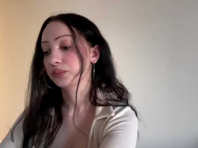 MeowAlika live cam on BongaCams