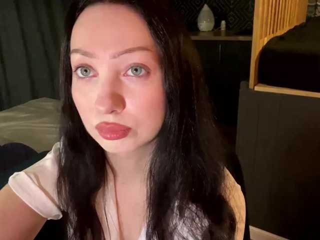 MeowAlika live cam on BongaCams