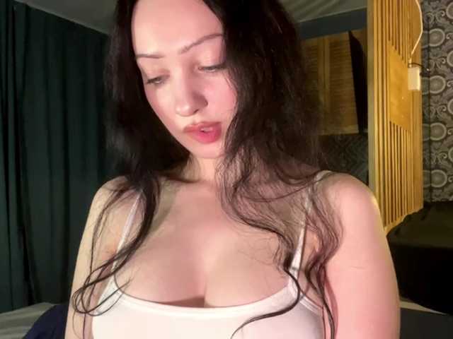 MeowAlika live cam on BongaCams