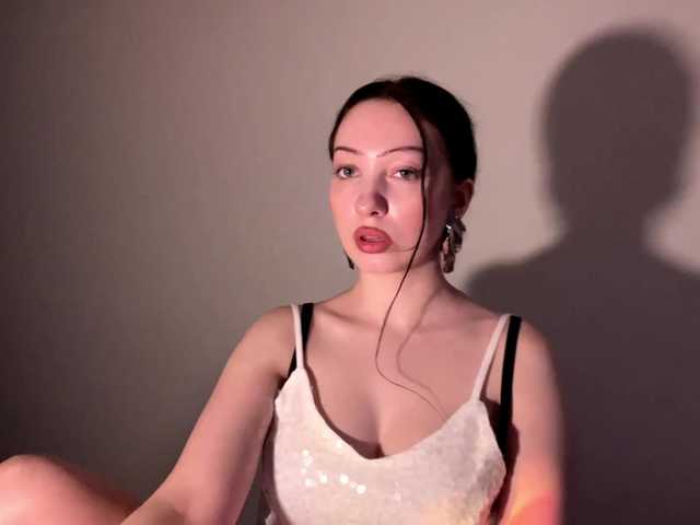 MeowAlika live cam on BongaCams