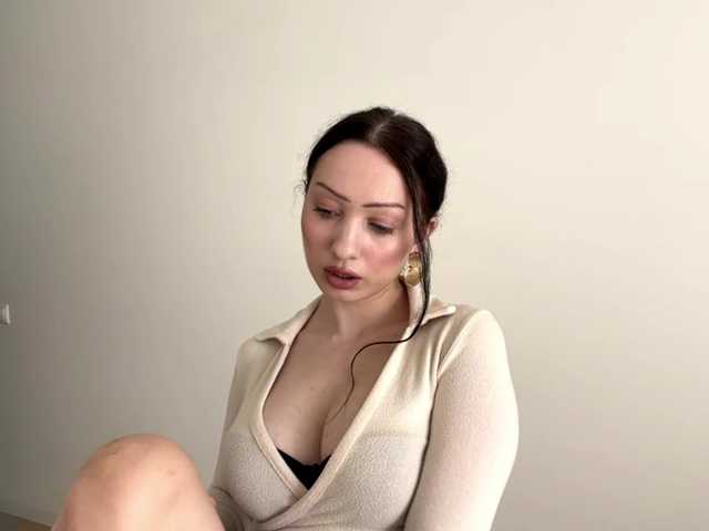 MeowAlika live cam on BongaCams
