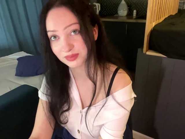 MeowAlika live cam on BongaCams