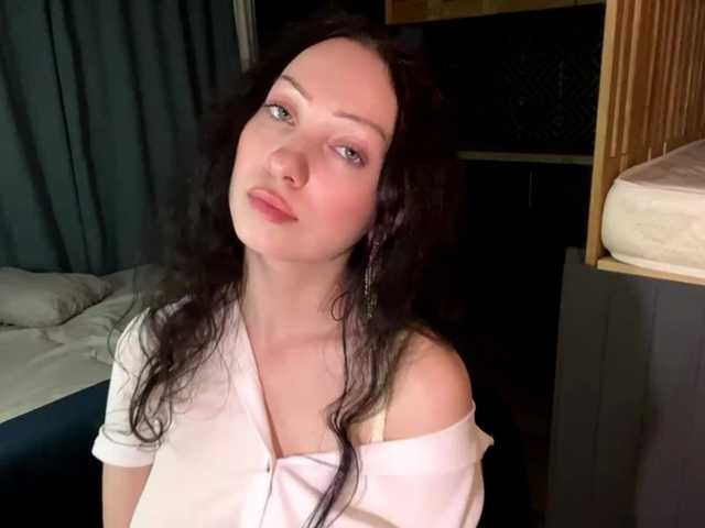 MeowAlika live cam on BongaCams