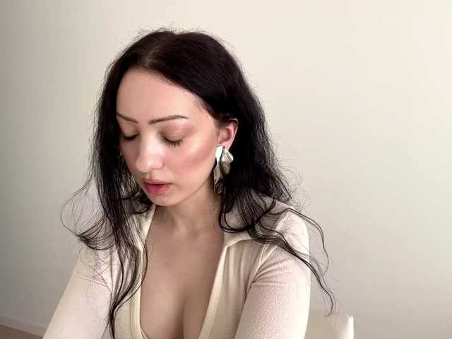 MeowAlika live cam on BongaCams