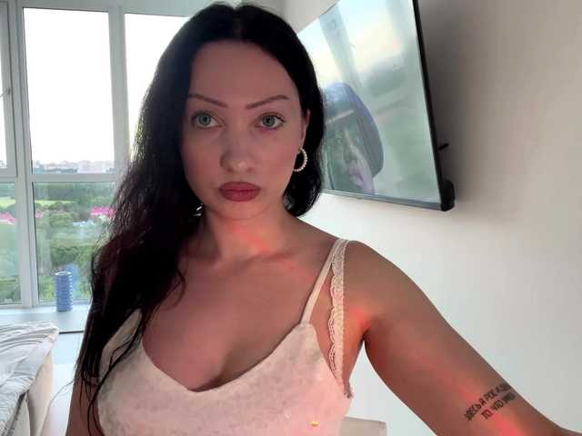MeowAlika live cam on BongaCams