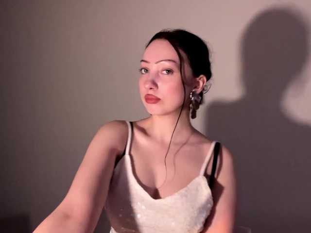 MeowAlika live cam on BongaCams