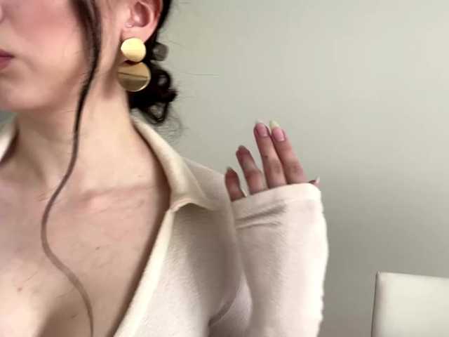 MeowAlika live cam on BongaCams
