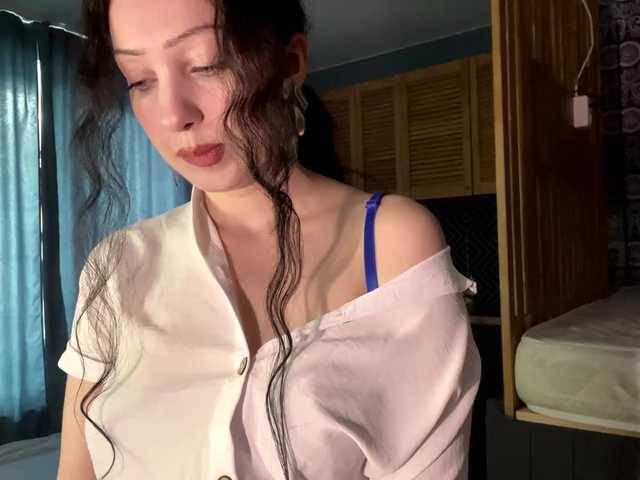 MeowAlika live cam on BongaCams