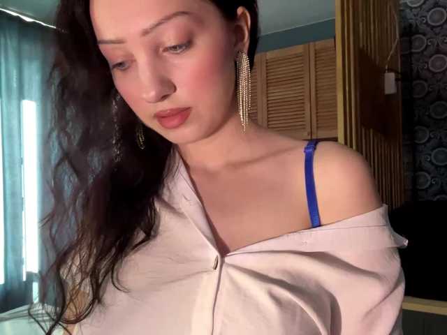 MeowAlika live cam on BongaCams