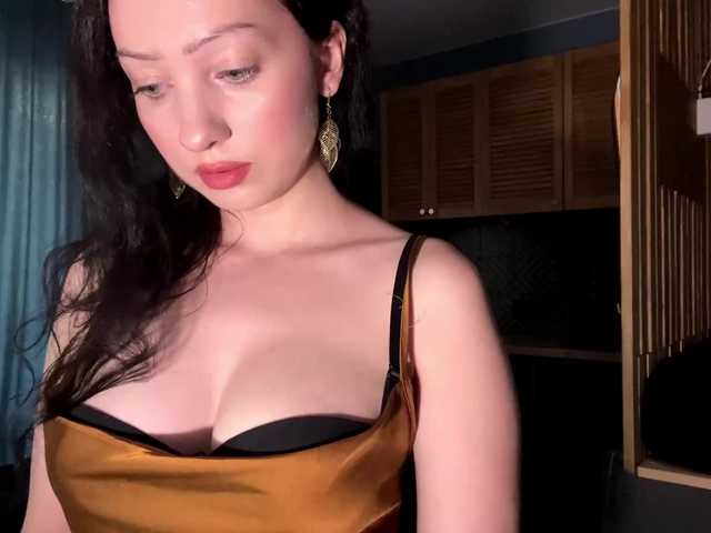 MeowAlika live cam on BongaCams
