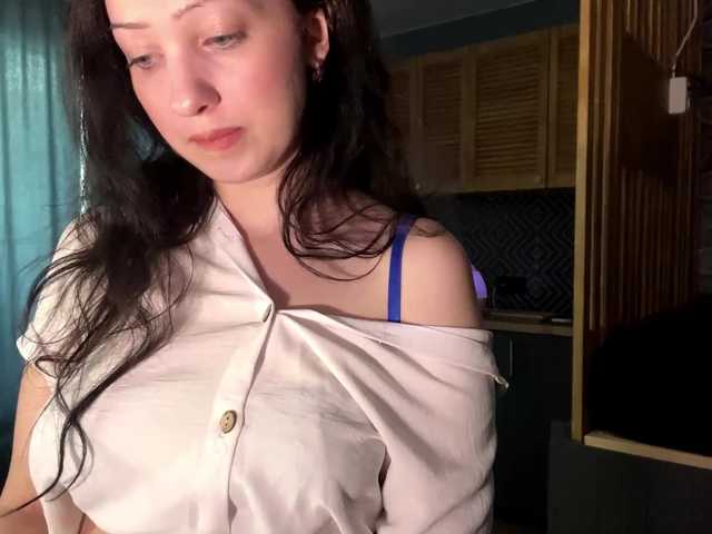 MeowAlika live cam on BongaCams