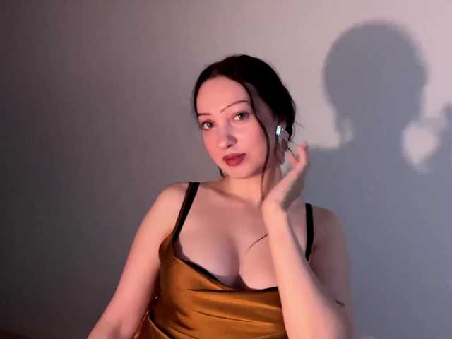 MeowAlika live cam on BongaCams