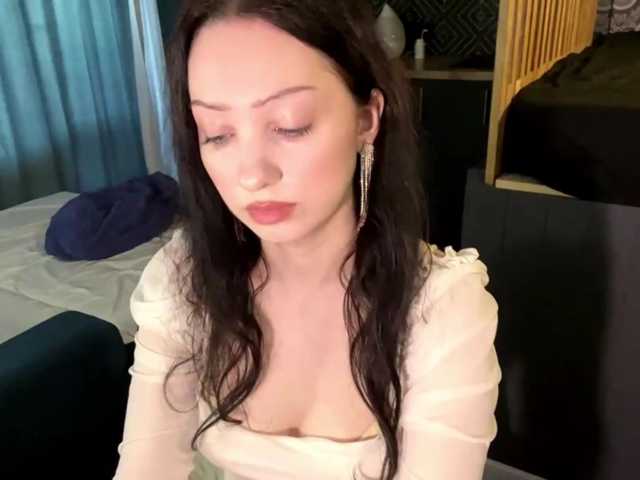 MeowAlika live cam on BongaCams