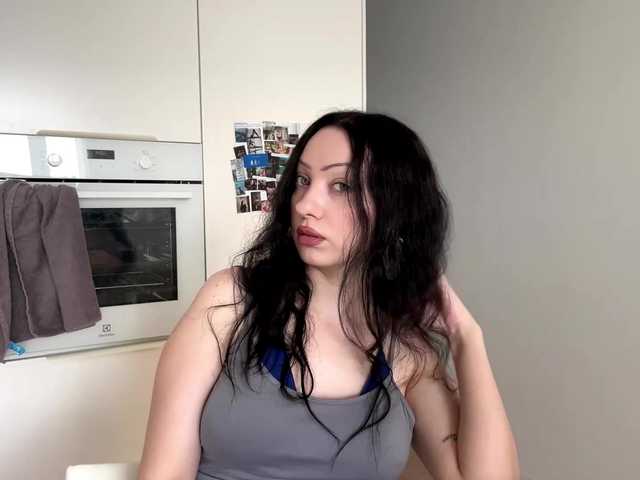MeowAlika live cam on BongaCams