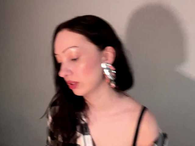 MeowAlika live cam on BongaCams