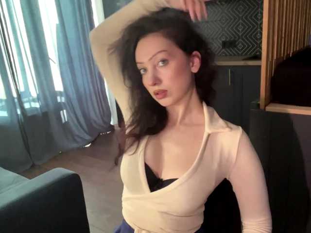 MeowAlika live cam on BongaCams