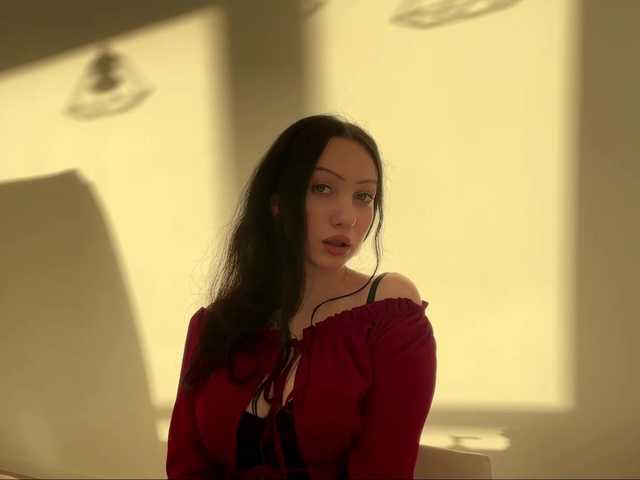 MeowAlika live cam on BongaCams