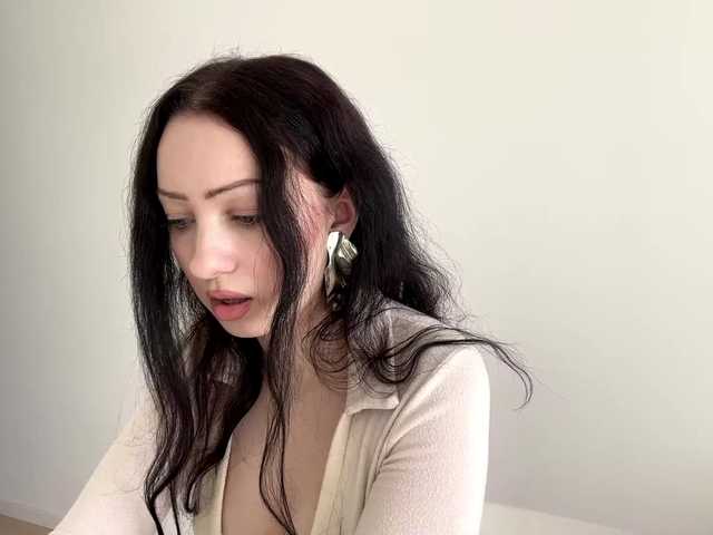 MeowAlika live cam on BongaCams