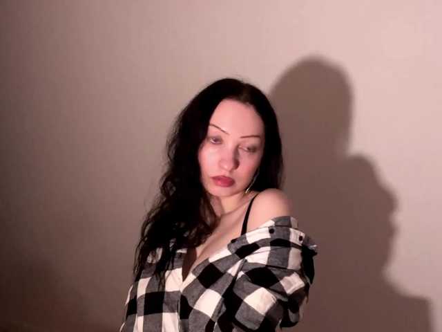 MeowAlika live cam on BongaCams