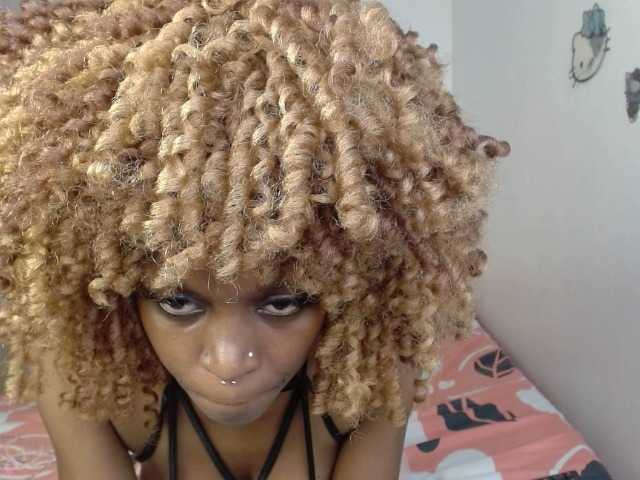 BellaLyna webcam
