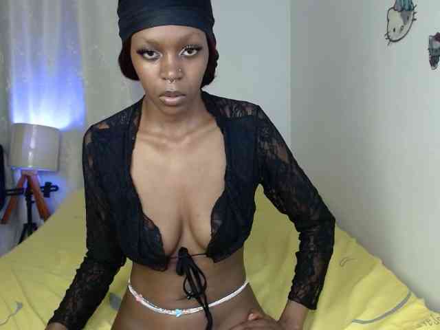 BellaLyna webcam